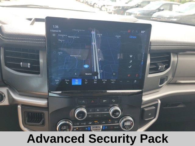 Used 2024 Ford Expedition XLT image 11