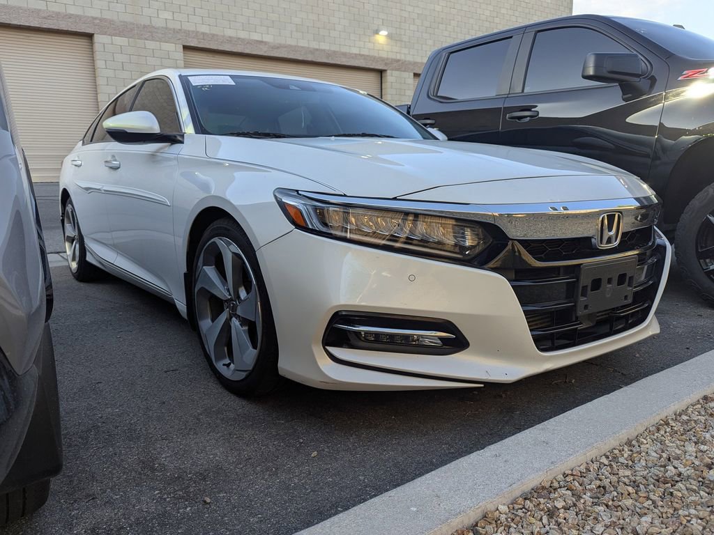 Used 2018 Honda Accord Touring image 3