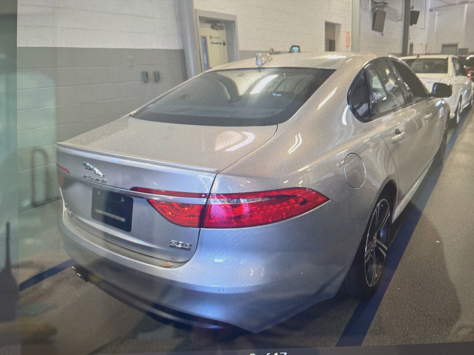 Used 2017 Jaguar XF R-Sport image 3