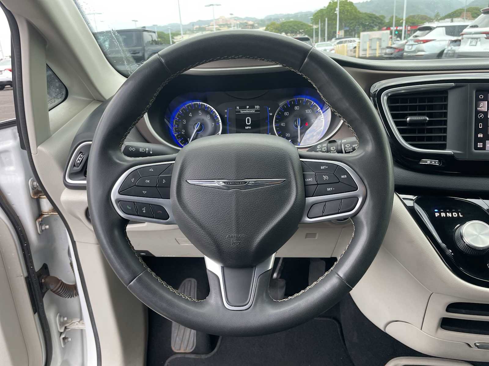 Used 2022 Chrysler Voyager LX image 11