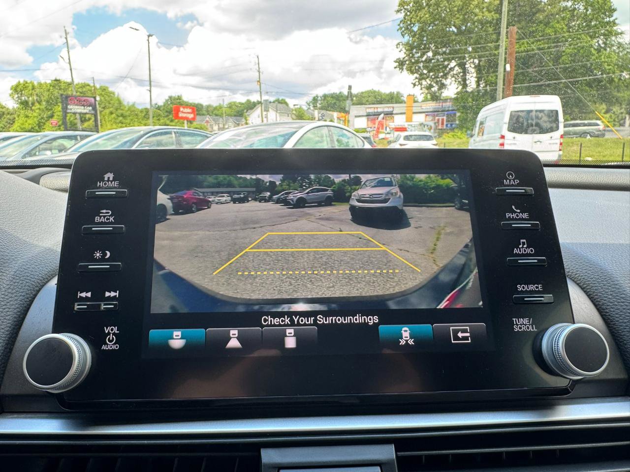 Used 2018 Honda Accord Touring image 21