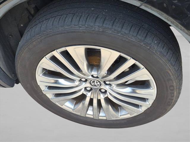 Used 2023 Toyota Venza XLE AWD/4WD image 9