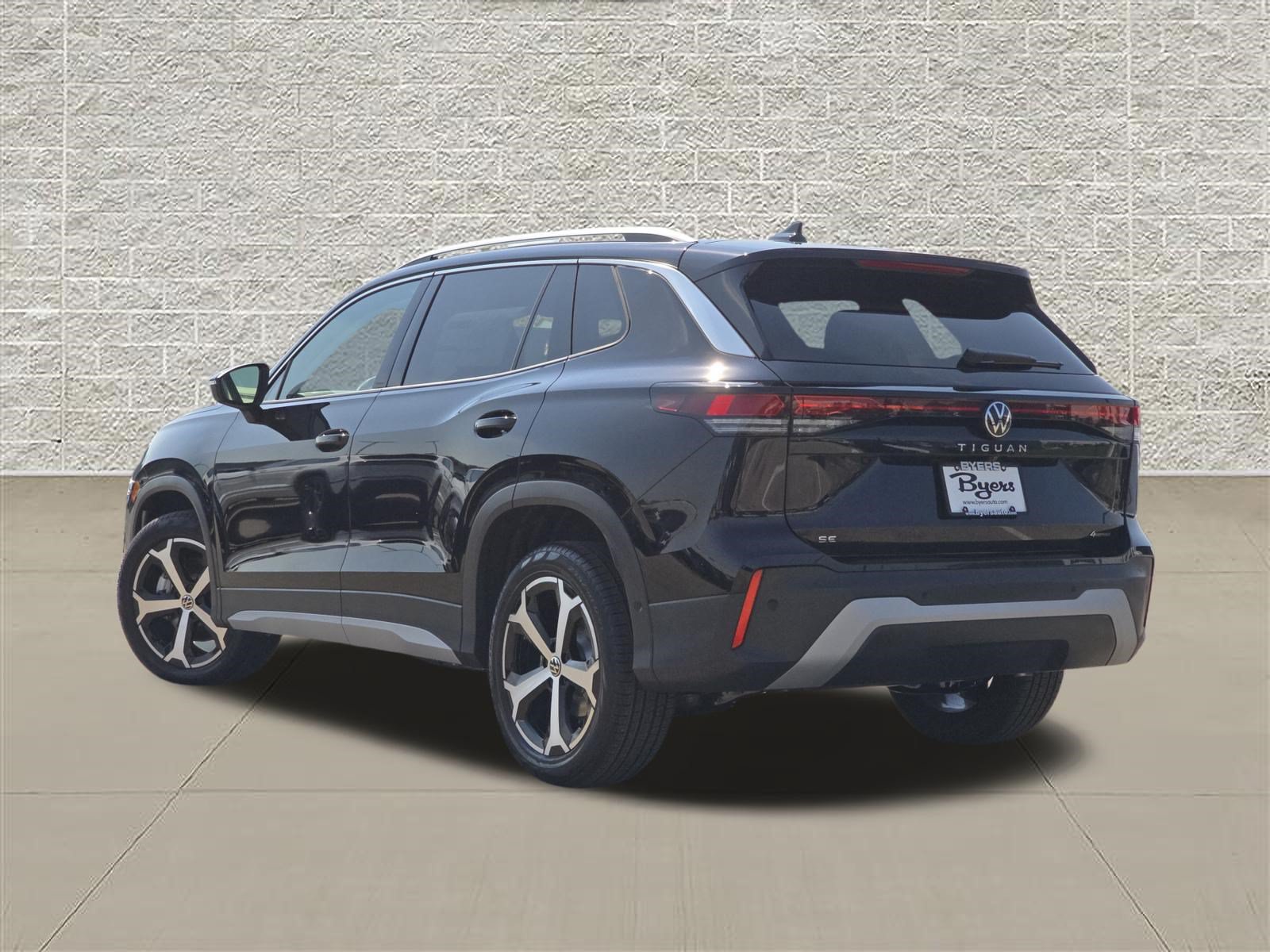 New 2026 Volkswagen Tiguan SE AWD/4WD image 5