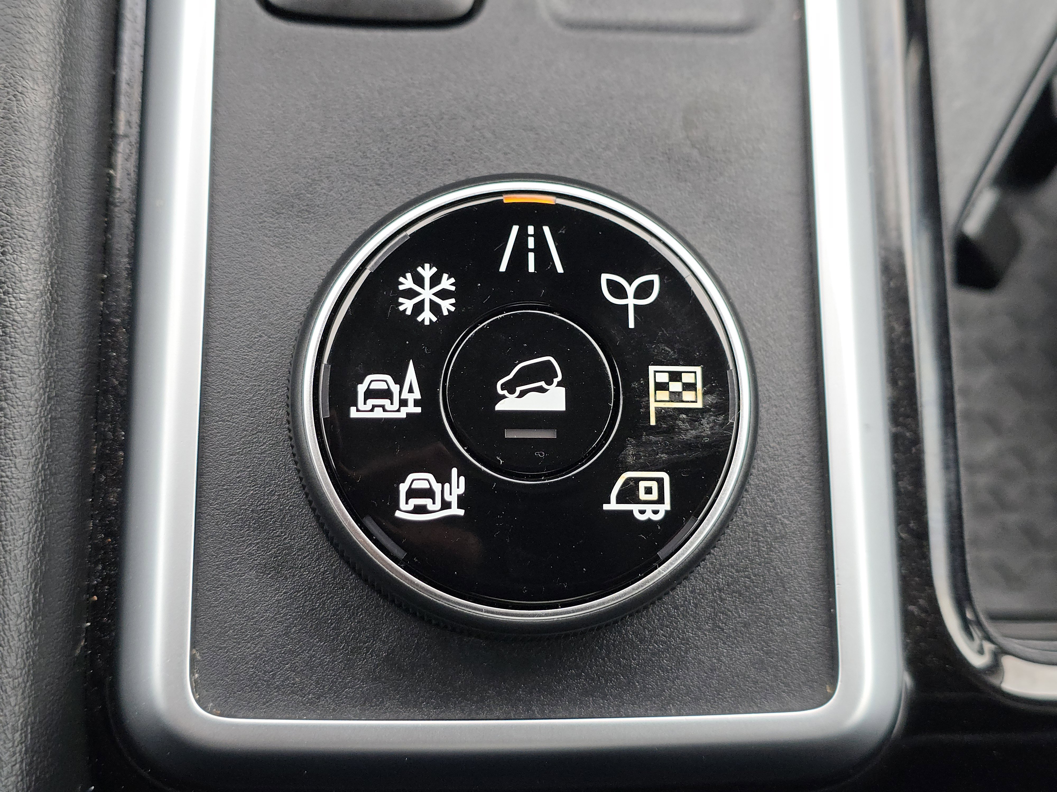 Used 2024 Nissan Pathfinder Platinum image 27