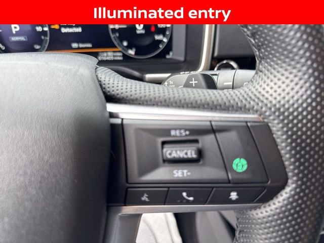 Used 2025 Mitsubishi Outlander SE image 13