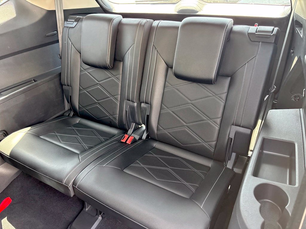 Used 2025 Volkswagen Atlas SE FWD image 20