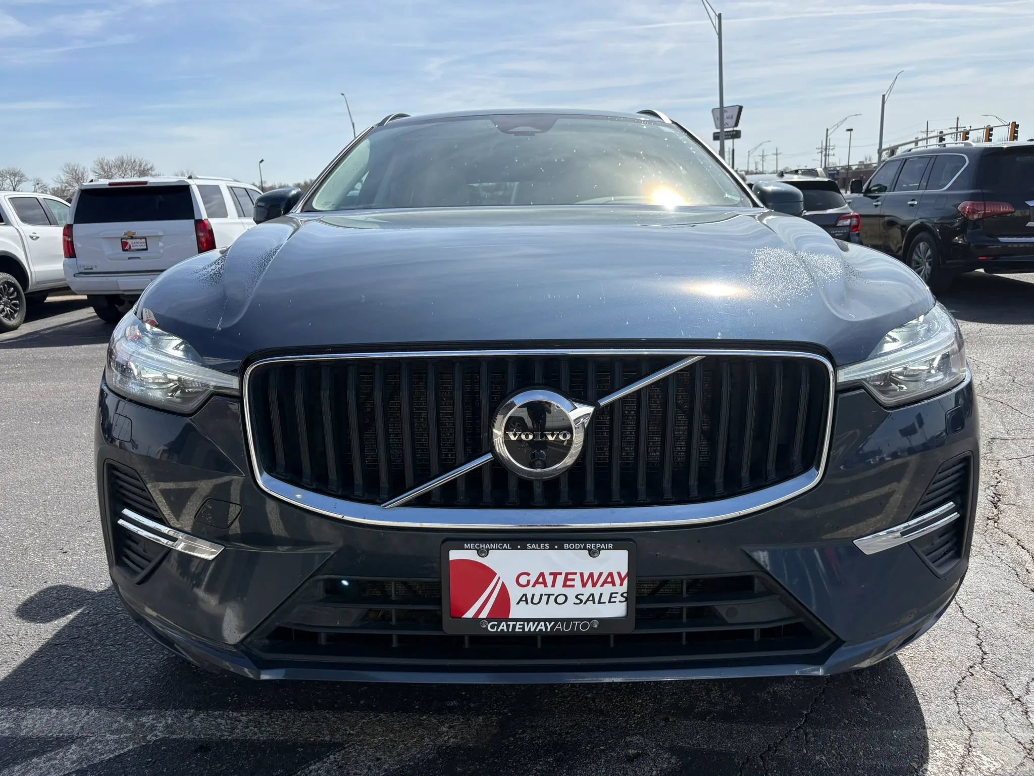 Used 2022 Volvo XC60 B5 Momentum w/ Advanced Package image 8