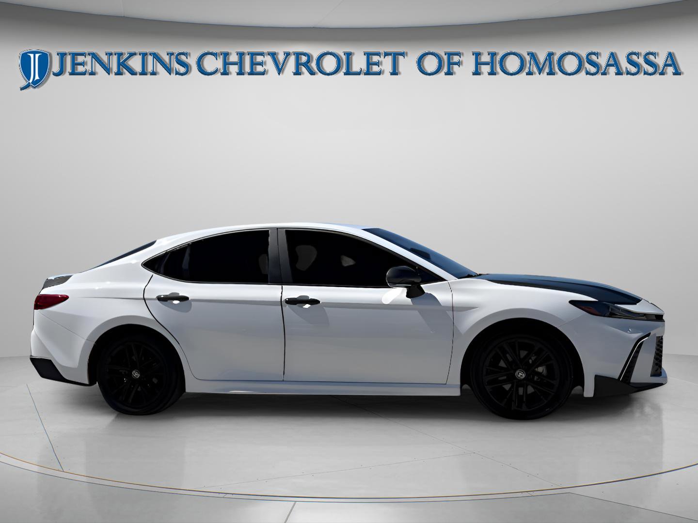 Used 2025 Toyota Camry SE w/ Convenience Package image 2