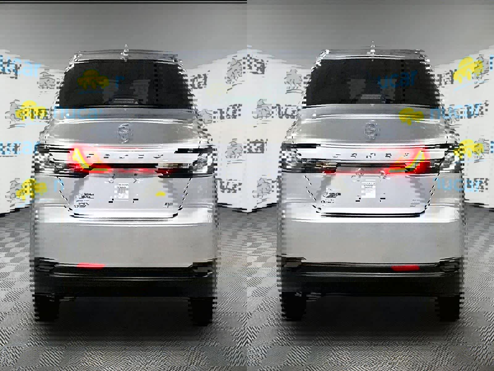 Used 2025 Toyota Camry LE image 5