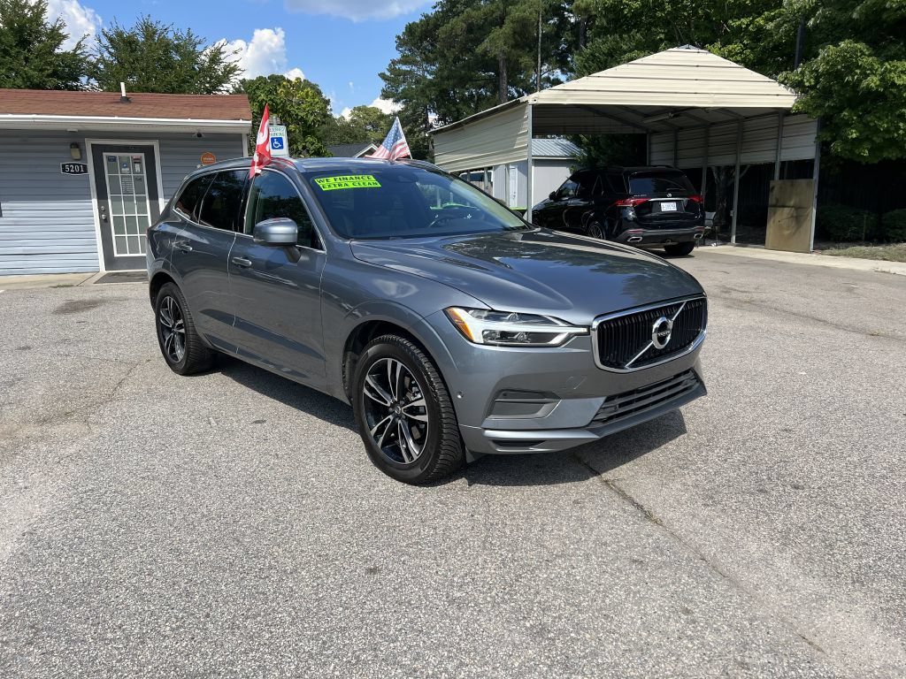 Used 2019 Volvo XC60 T5 Momentum w/ Premium Package AWD/4WD image 3