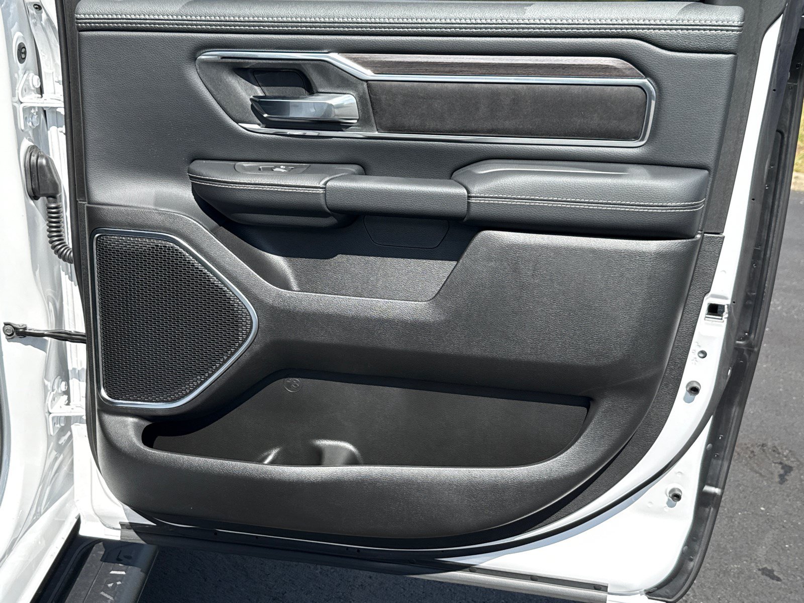New 2027 RAM 1500 Laramie w/ Night Edition AWD/4WD image 16