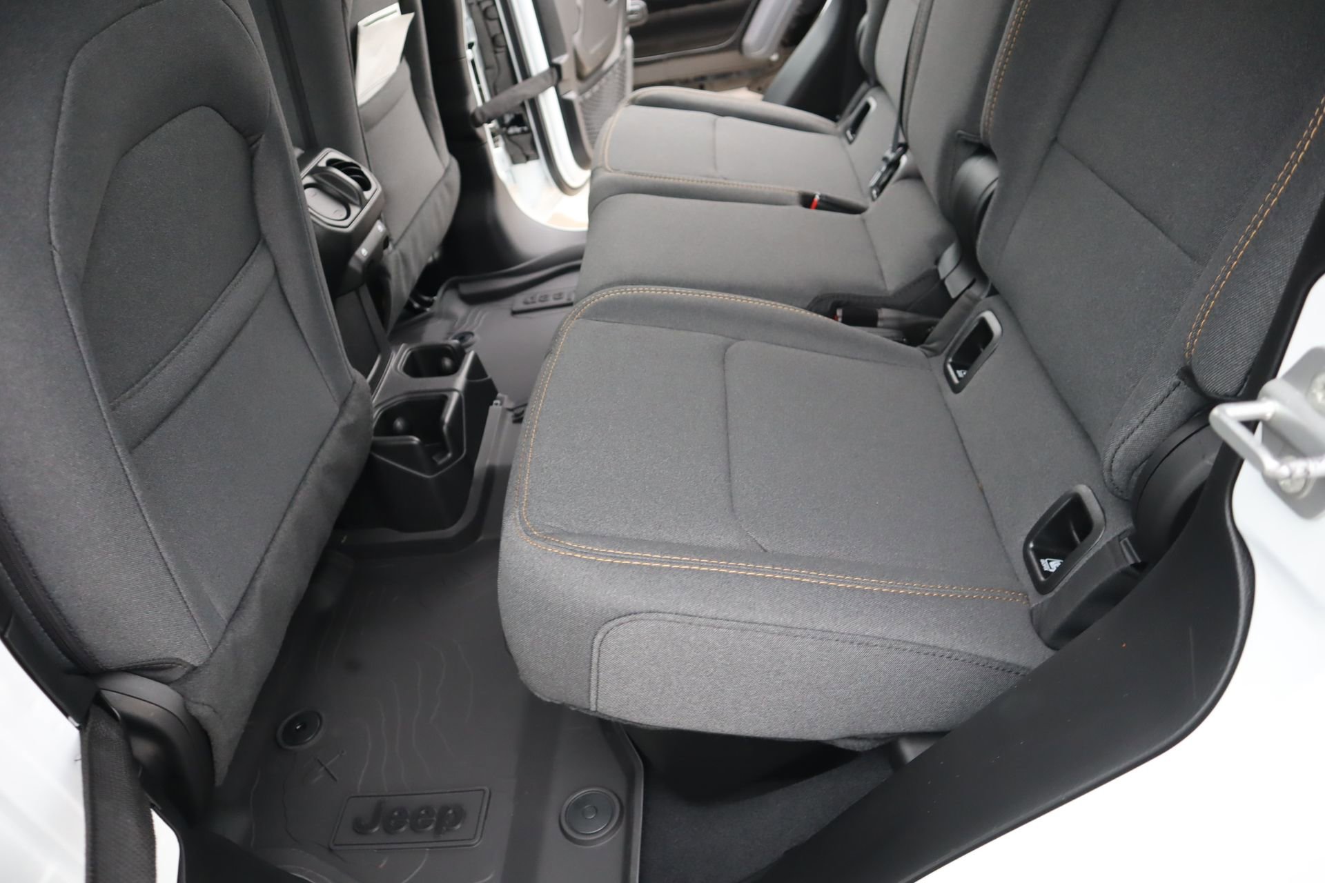 New 2026 Jeep Gladiator Sport AWD/4WD image 11