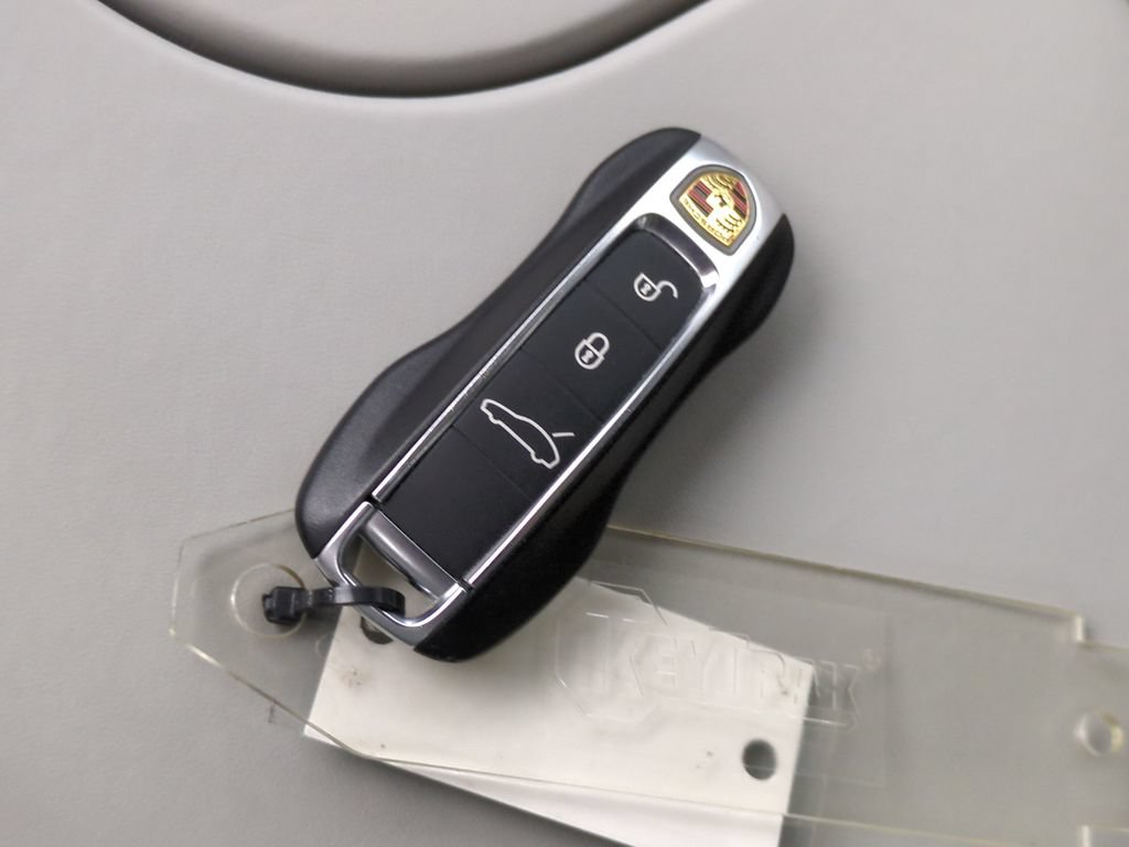 Used 2018 Porsche Panamera 4S AWD/4WD image 28