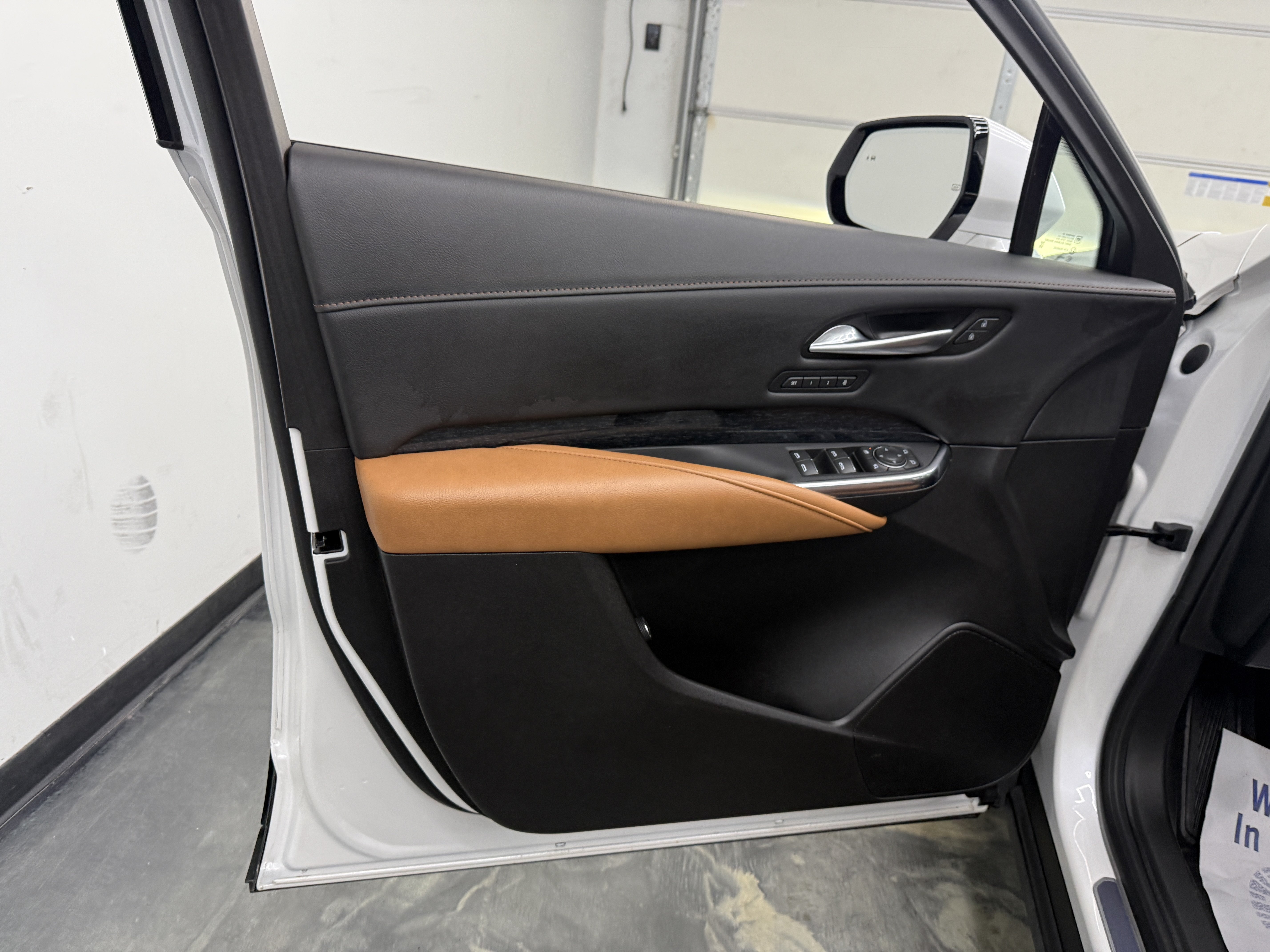 Used 2024 Cadillac XT4 Sport AWD/4WD image 9