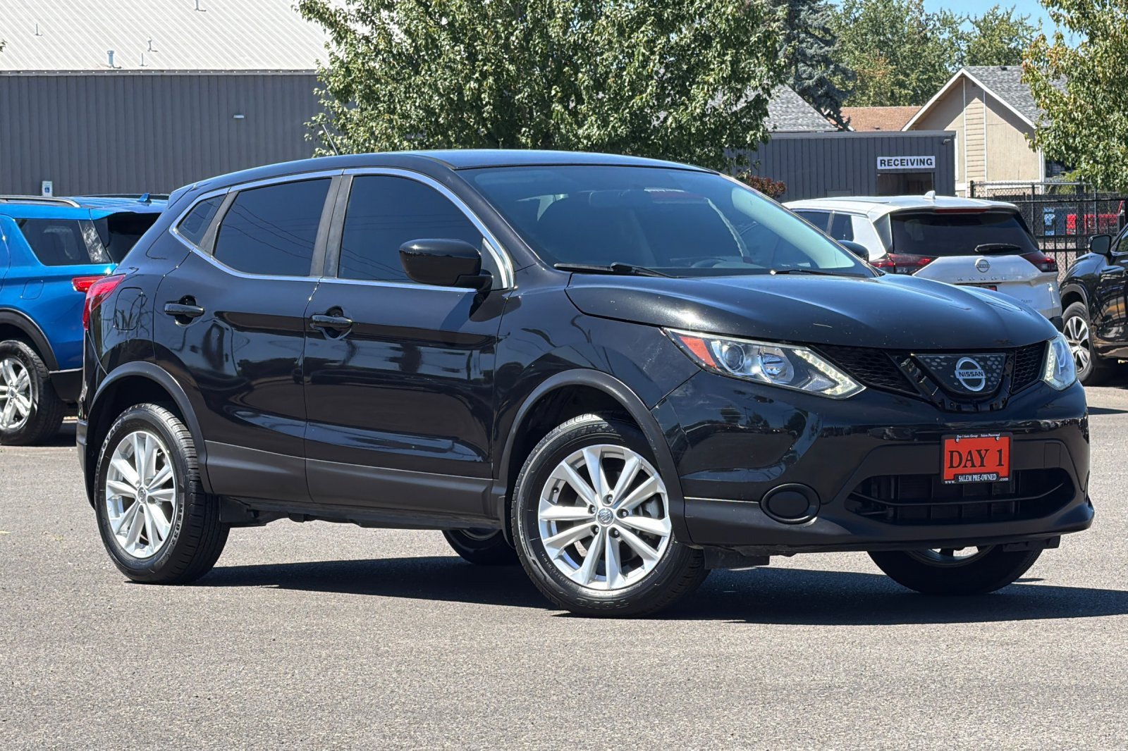 Used 2018 Nissan Rogue Sport S w/ S Appearance Package FWD image 2