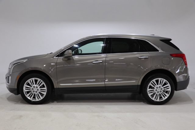 Used 2017 Cadillac XT5 Premium Luxury FWD image 4