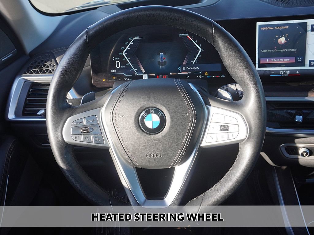 Used 2025 BMW X7 xDrive40i w/ Premium Package image 11