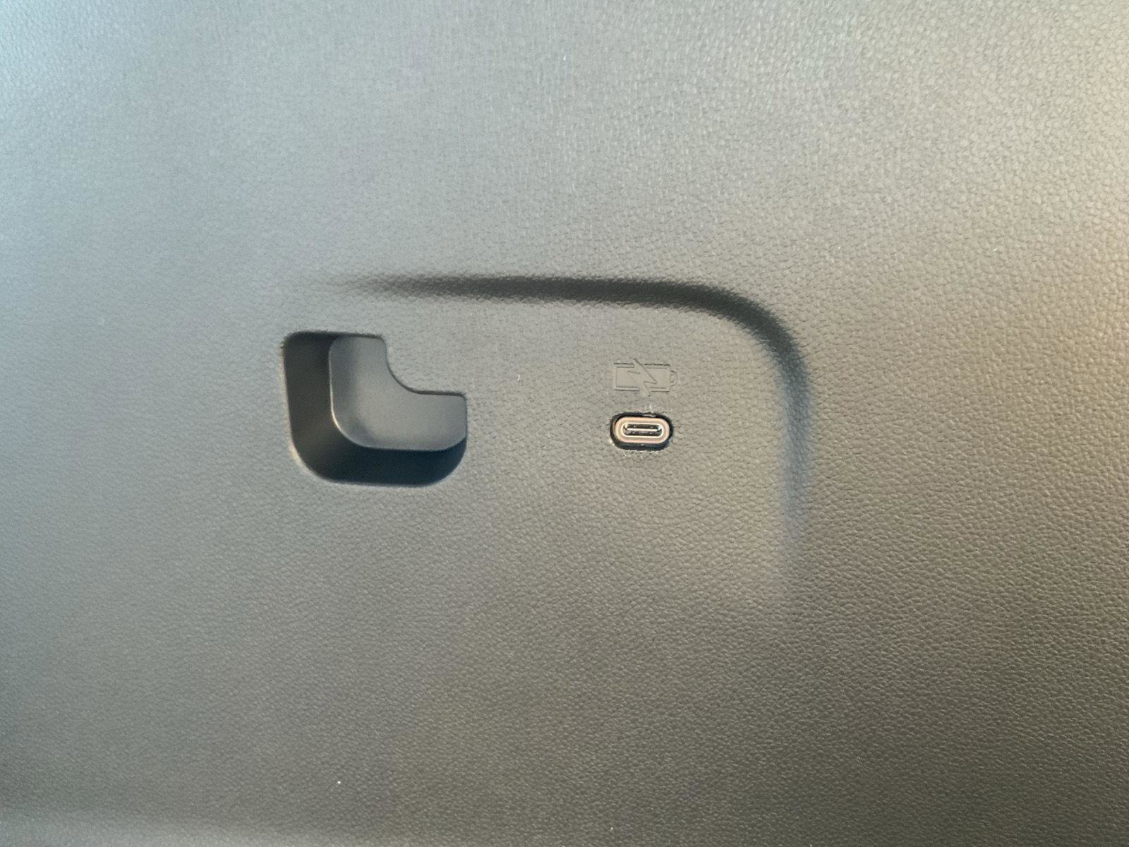 New 2026 Chevrolet Traverse RS w/ LPO, Floor Liner Package image 69