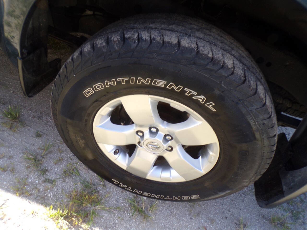 Used 2013 Nissan Frontier SV w/ SV Value Truck Pkg image 16