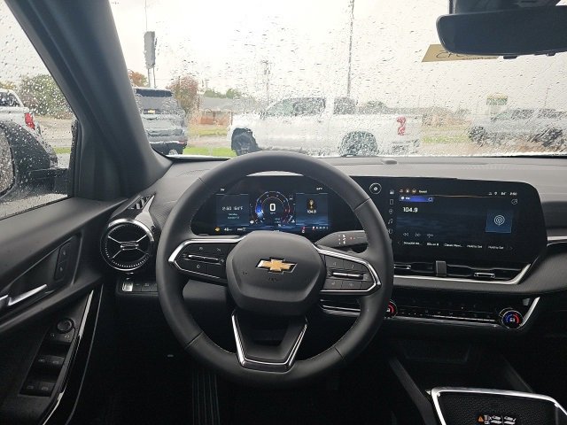 New 2026 Chevrolet Equinox LT w/ Convenience Package II image 3