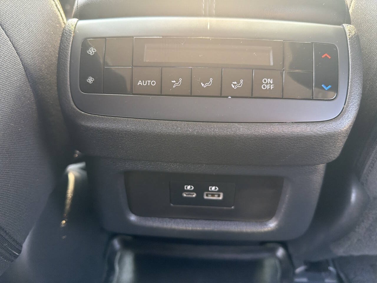 Used 2024 Nissan Pathfinder SV AWD/4WD image 17