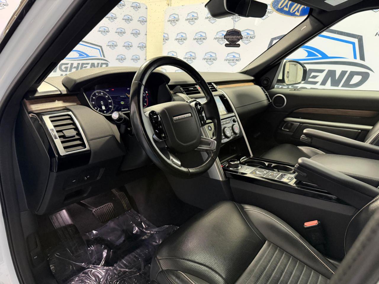 Used 2020 Land Rover Discovery HSE AWD/4WD image 15