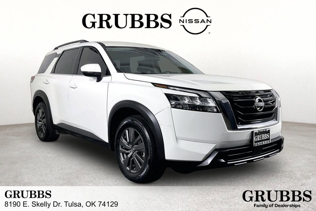 Used 2022 Nissan Pathfinder SV FWD image 1