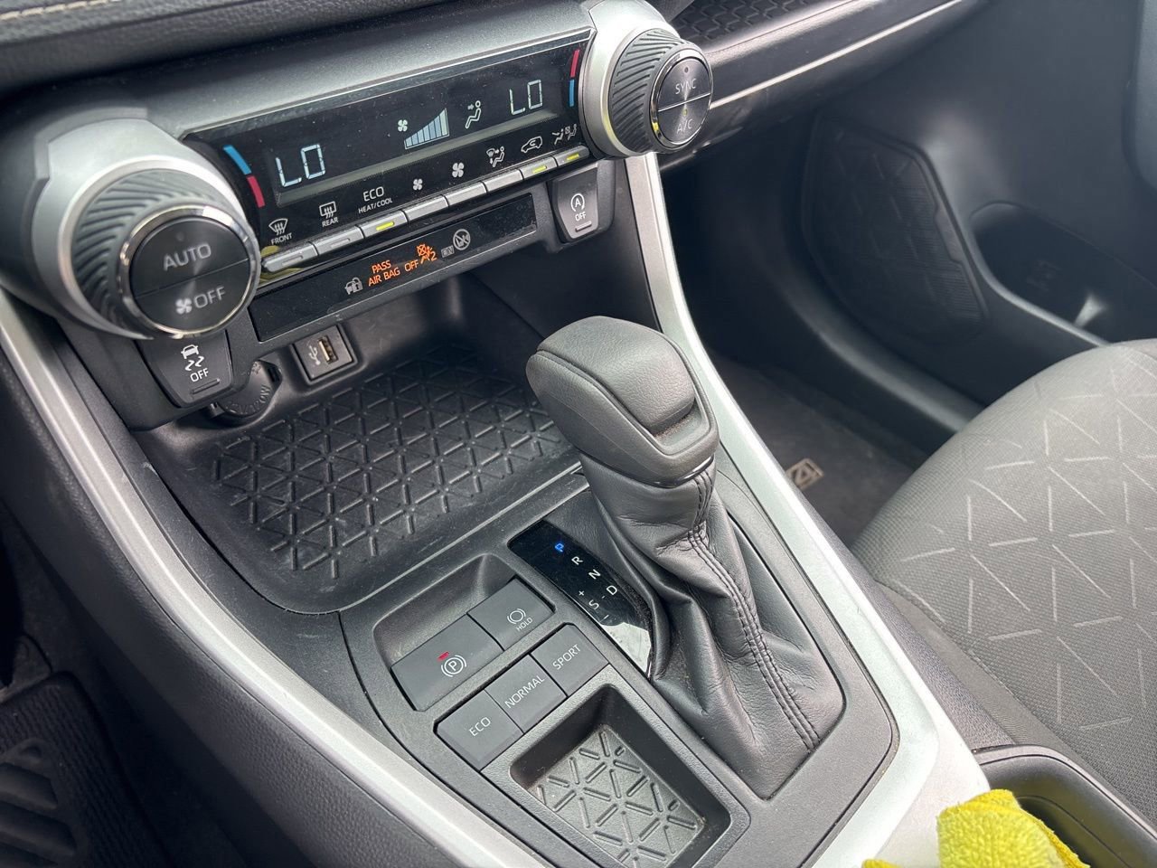 Used 2024 Toyota RAV4 XLE image 9