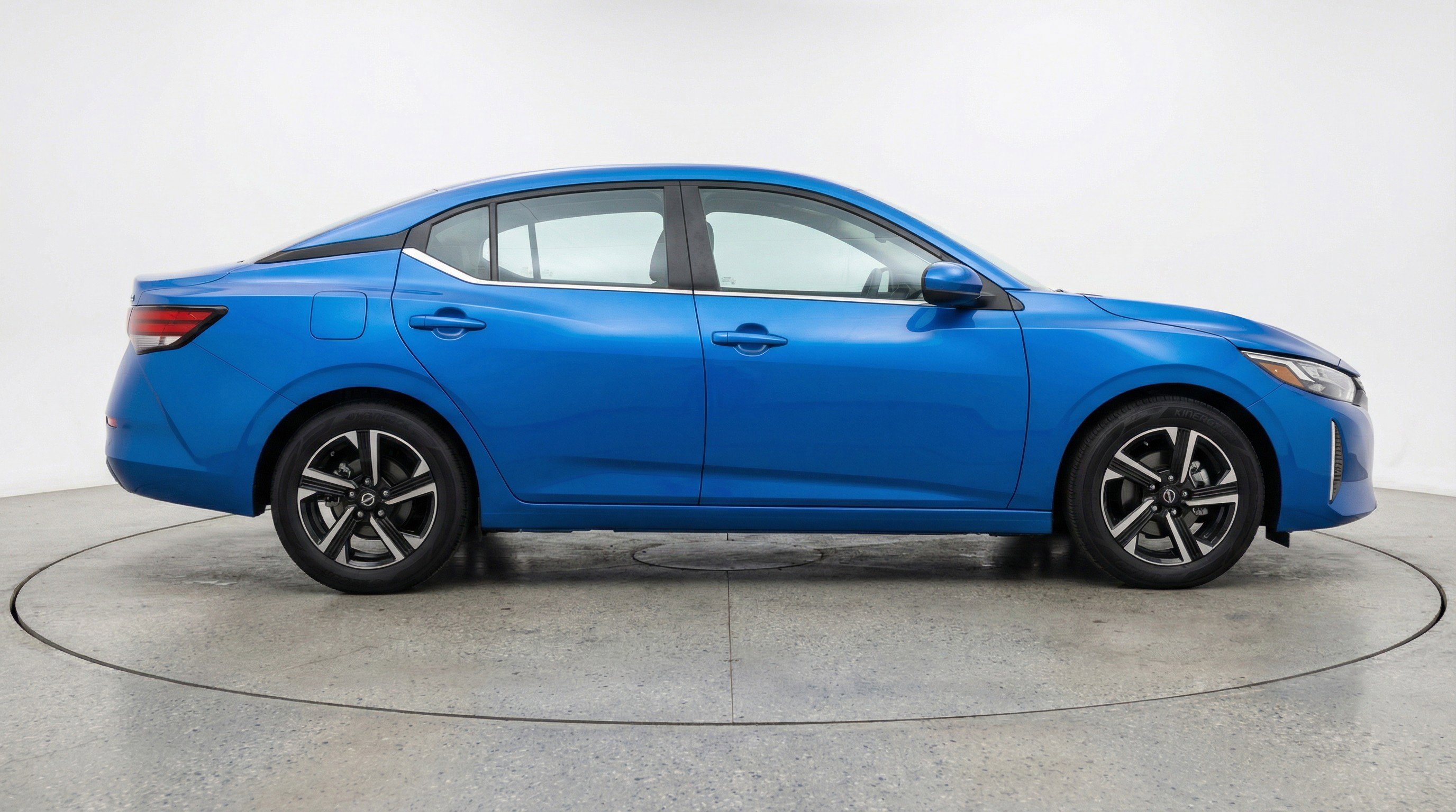 Used 2025 Nissan Sentra SV image 11