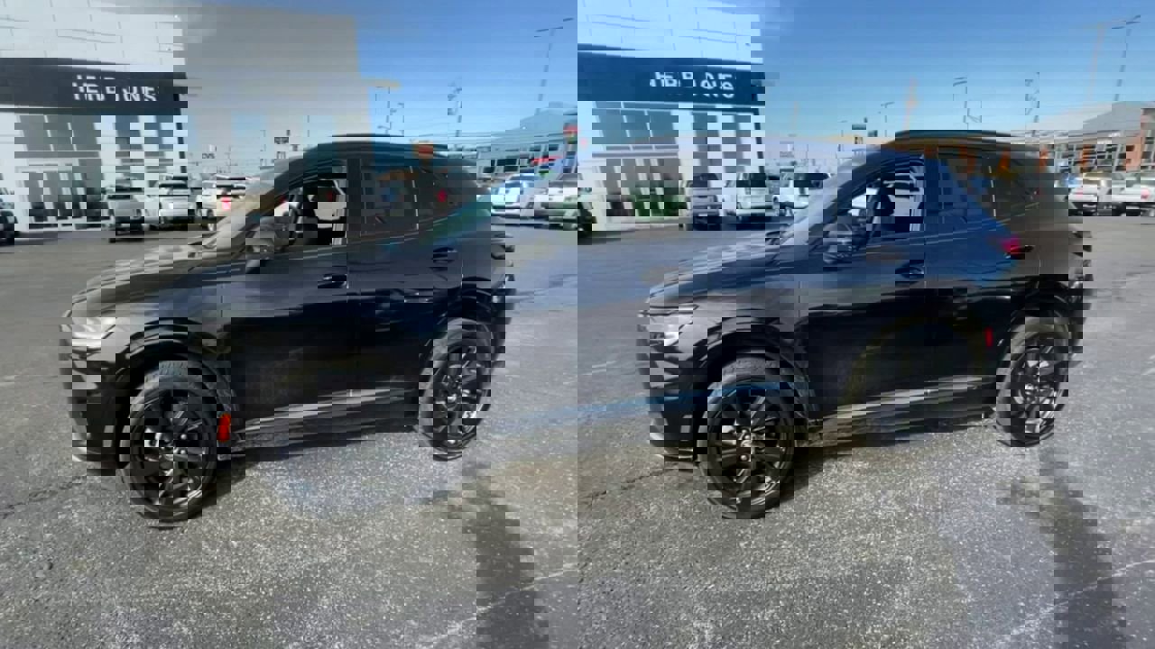 Certified 2023 Buick Envision Essence w/ Sport Touring Package image 4