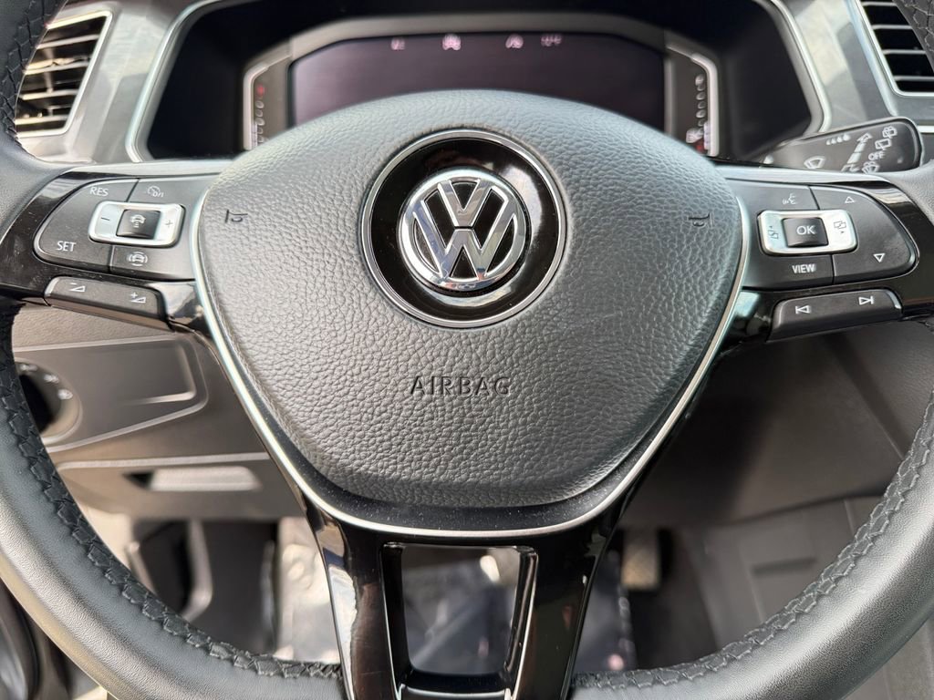 Used 2020 Volkswagen Tiguan SEL image 20