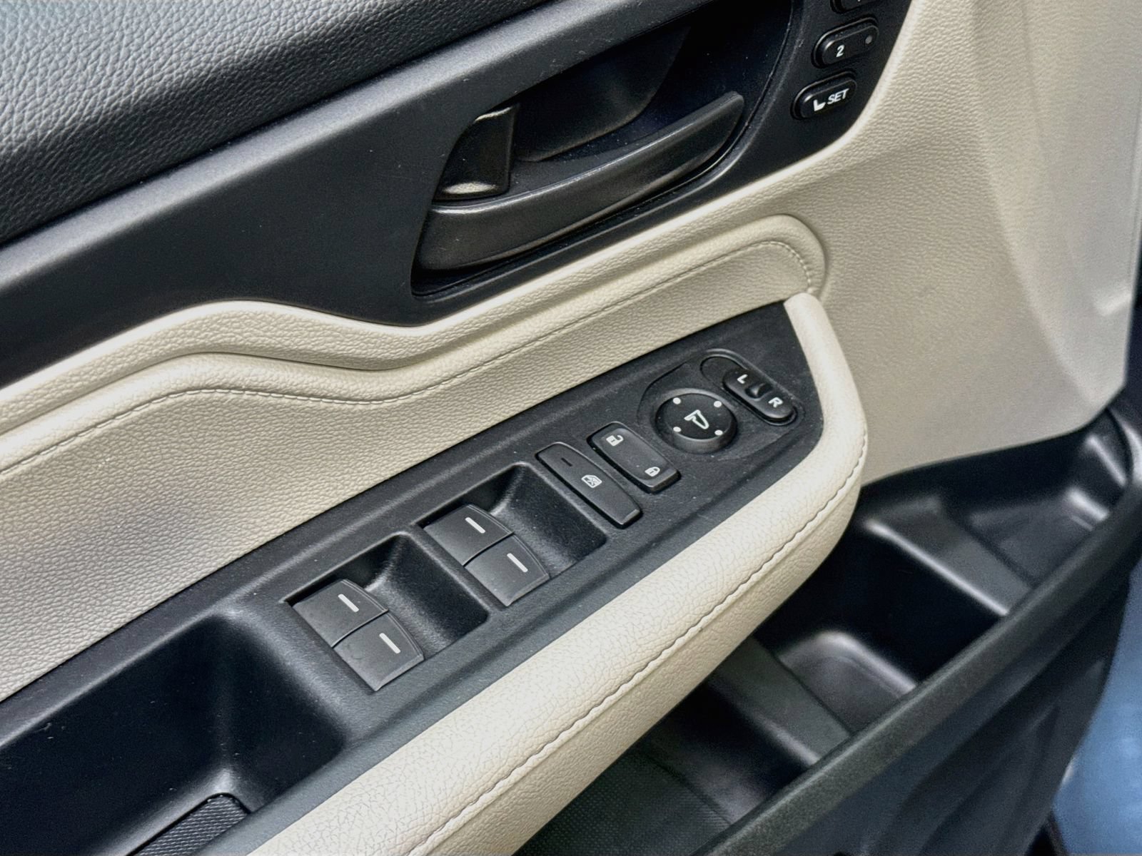 Used 2025 Honda Odyssey EX-L image 19