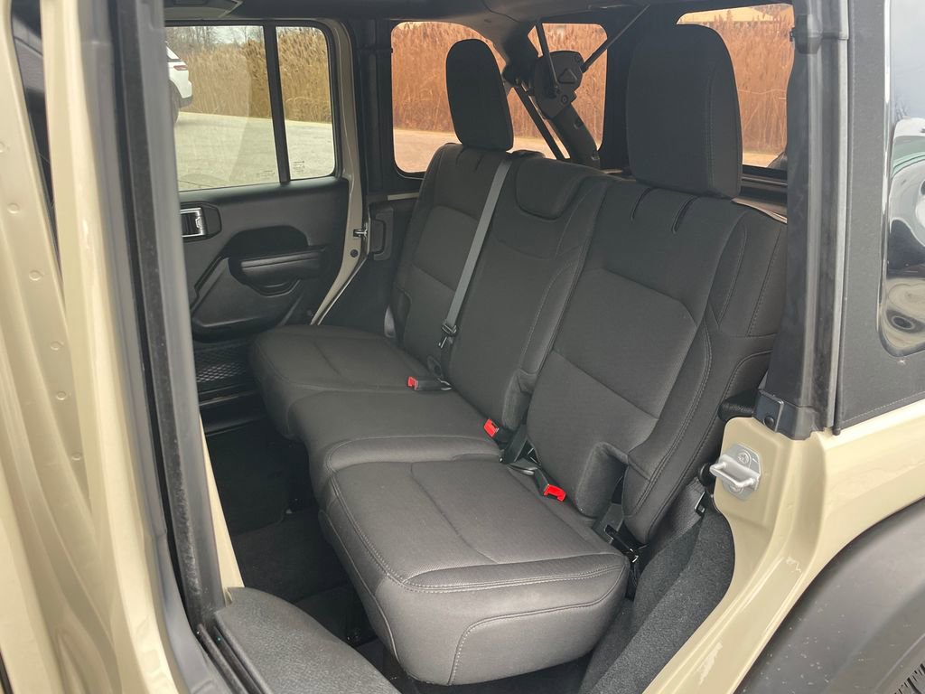 Used 2022 Jeep Wrangler Unlimited Sport image 35