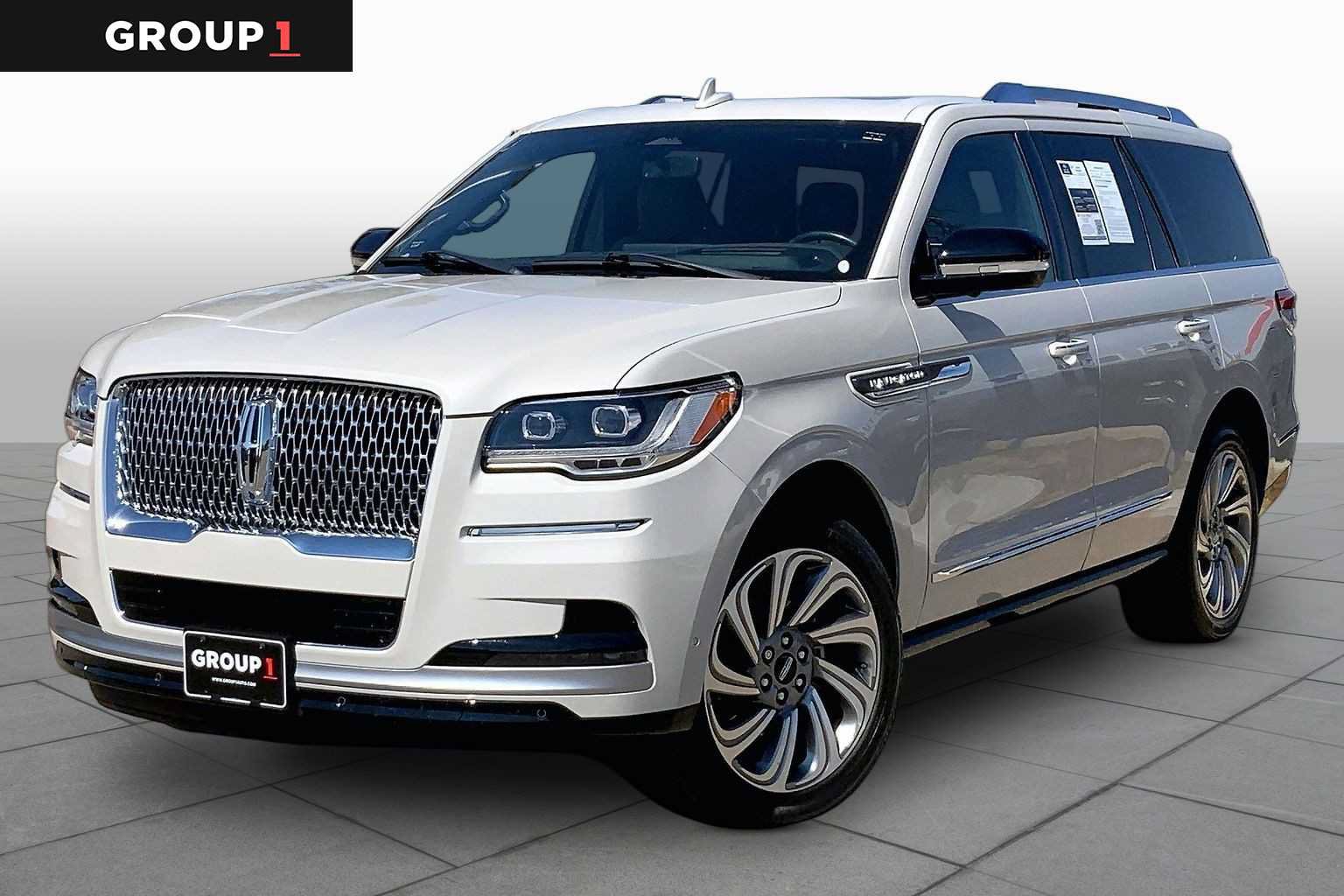 Used 2022 Lincoln Navigator Reserve AWD/4WD image 1