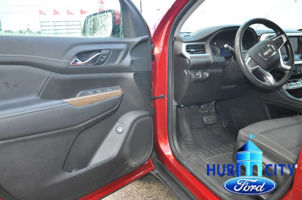 Used 2023 GMC Acadia SLE w/ Driver Convenience Package image 11