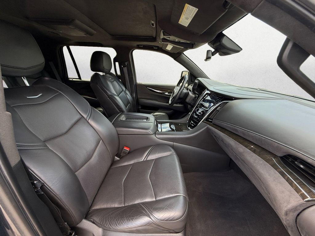 Used 2020 Cadillac Escalade Platinum AWD/4WD image 12
