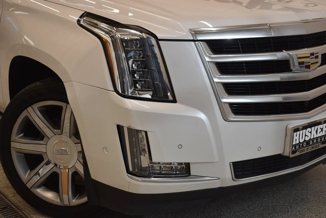 Used 2017 Cadillac Escalade ESV Premium Luxury AWD/4WD image 33