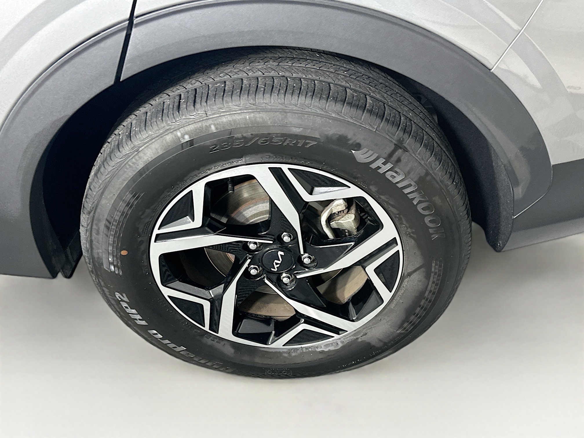 Used 2025 Kia Sportage LX image 11