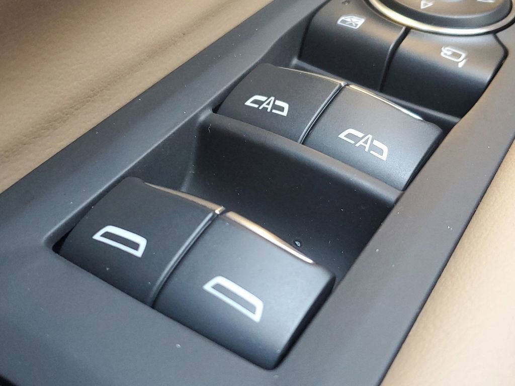 Used 2024 Chevrolet Suburban Premier image 36