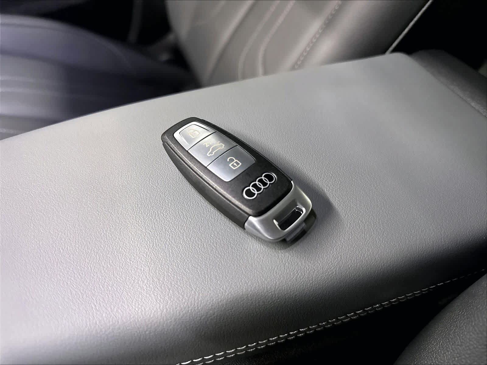 Used 2026 Audi Q3 quattro 2.0T w/ Driver Assistance Package AWD/4WD image 13