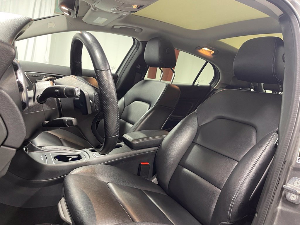 Certified 2020 Mercedes-Benz GLA 250 4MATIC image 22