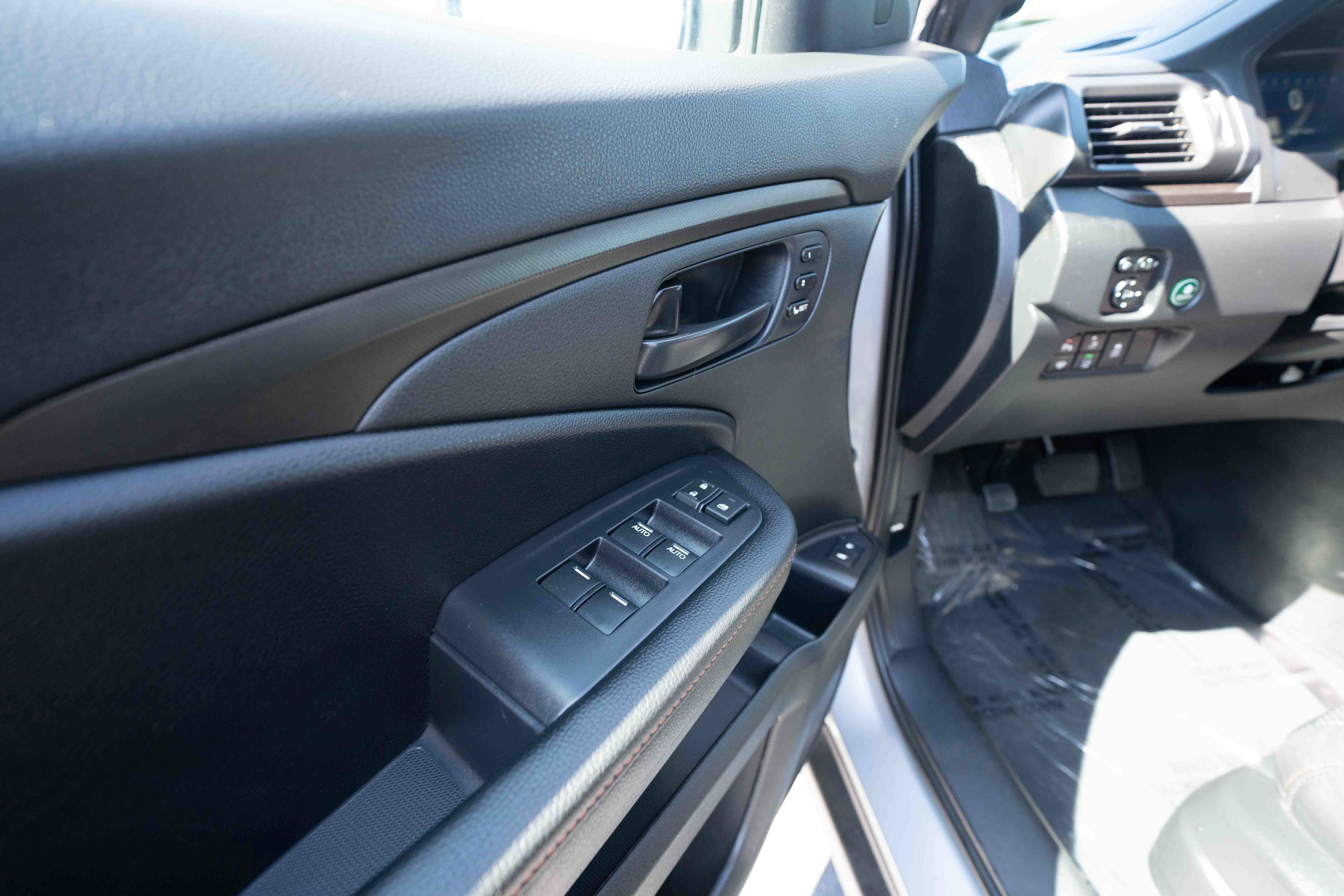 Certified 2025 Honda Passport TrailSport image 7