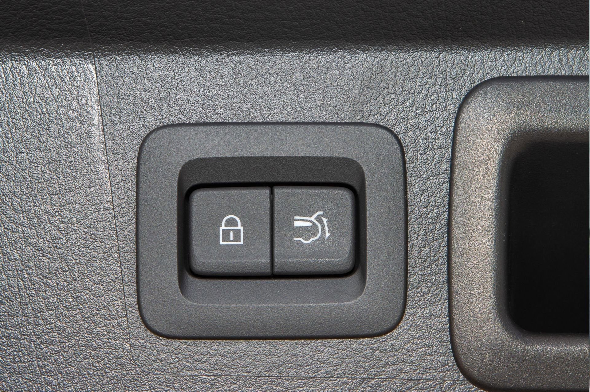 Certified 2025 MAZDA CX-50 AWD 2.5 S w/ Premium Package image 14