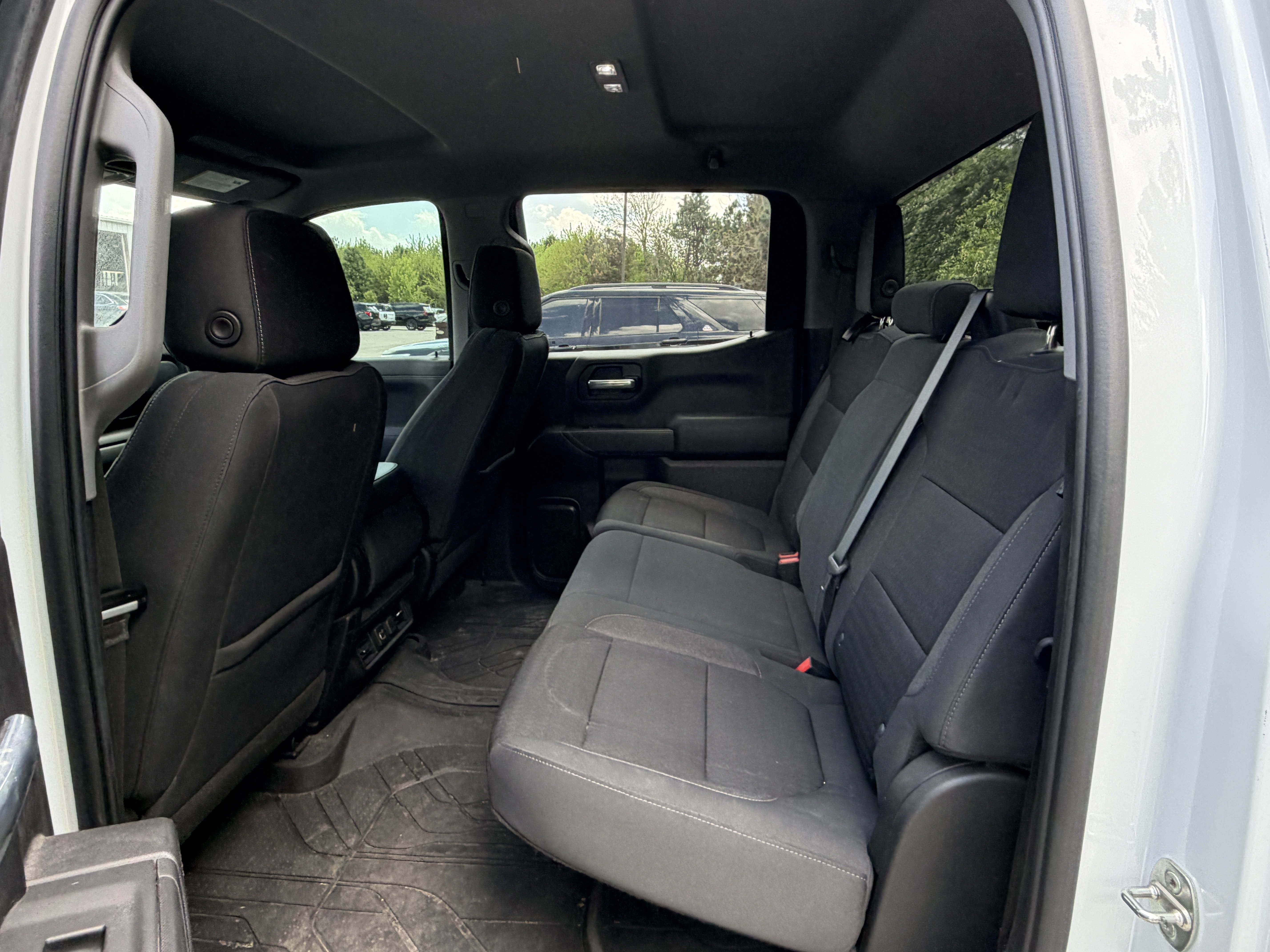 Used 2021 Chevrolet Silverado 1500 LT w/ Bed Protection Package AWD/4WD image 6