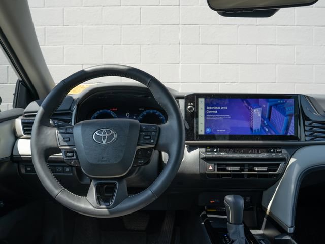 Used 2025 Toyota Camry XLE AWD/4WD image 22