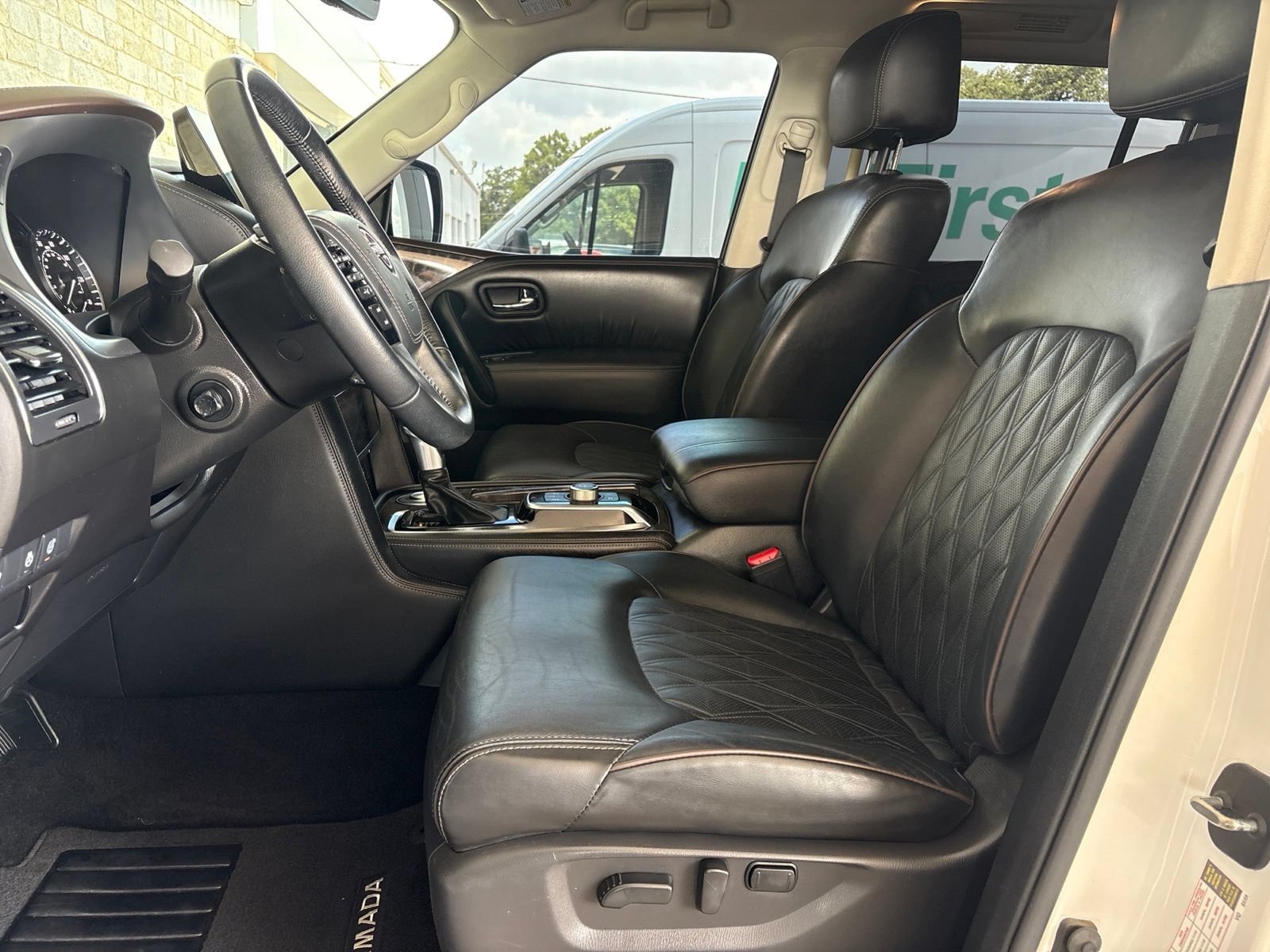 Used 2022 Nissan Armada Platinum w/ Captain's Chairs Package RWD image 15
