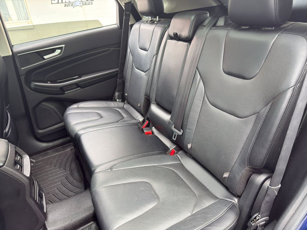 Used 2016 Ford Edge Titanium w/ Equipment Group 302A AWD/4WD image 27