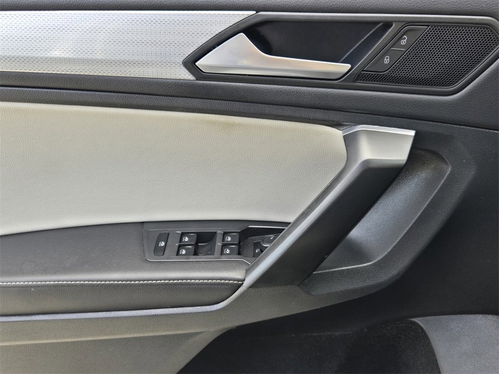 Used 2022 Volkswagen Tiguan S image 32