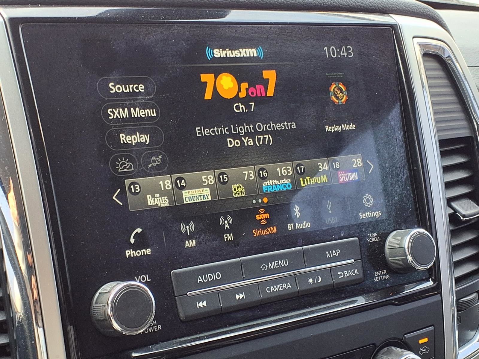 Used 2021 Nissan Titan SV w/ SV Convenience Package image 7