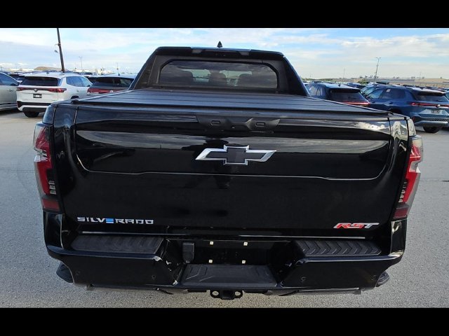 Used 2025 Chevrolet Silverado EV RST w/ LPO, Utility Wall Package AWD/4WD image 4